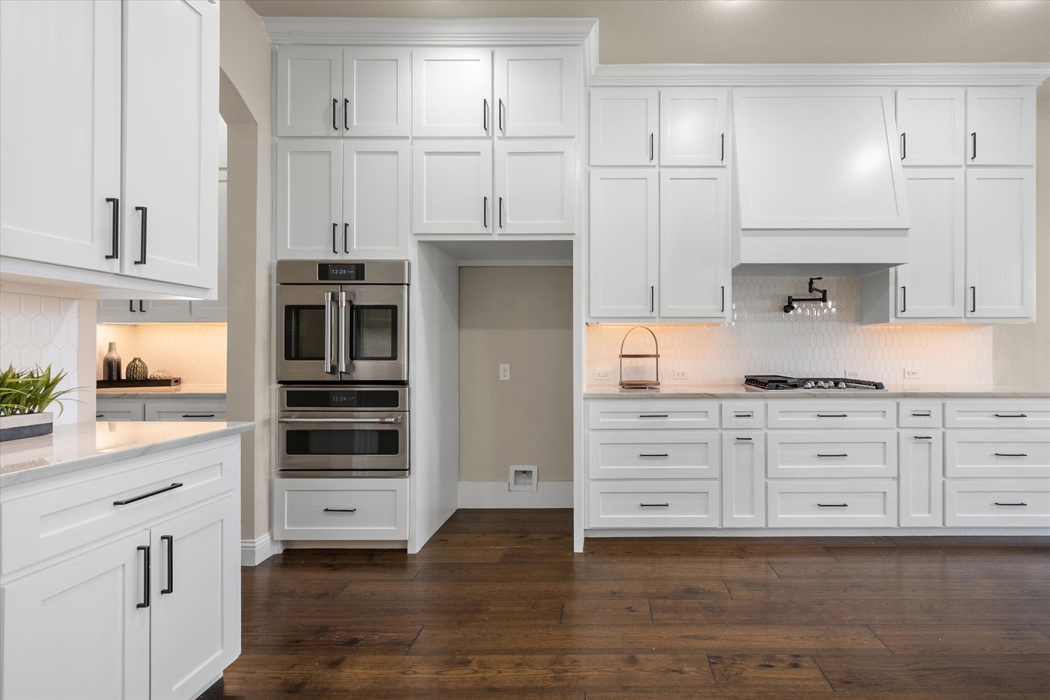 925 Sandy Hill Burleson TX 76028