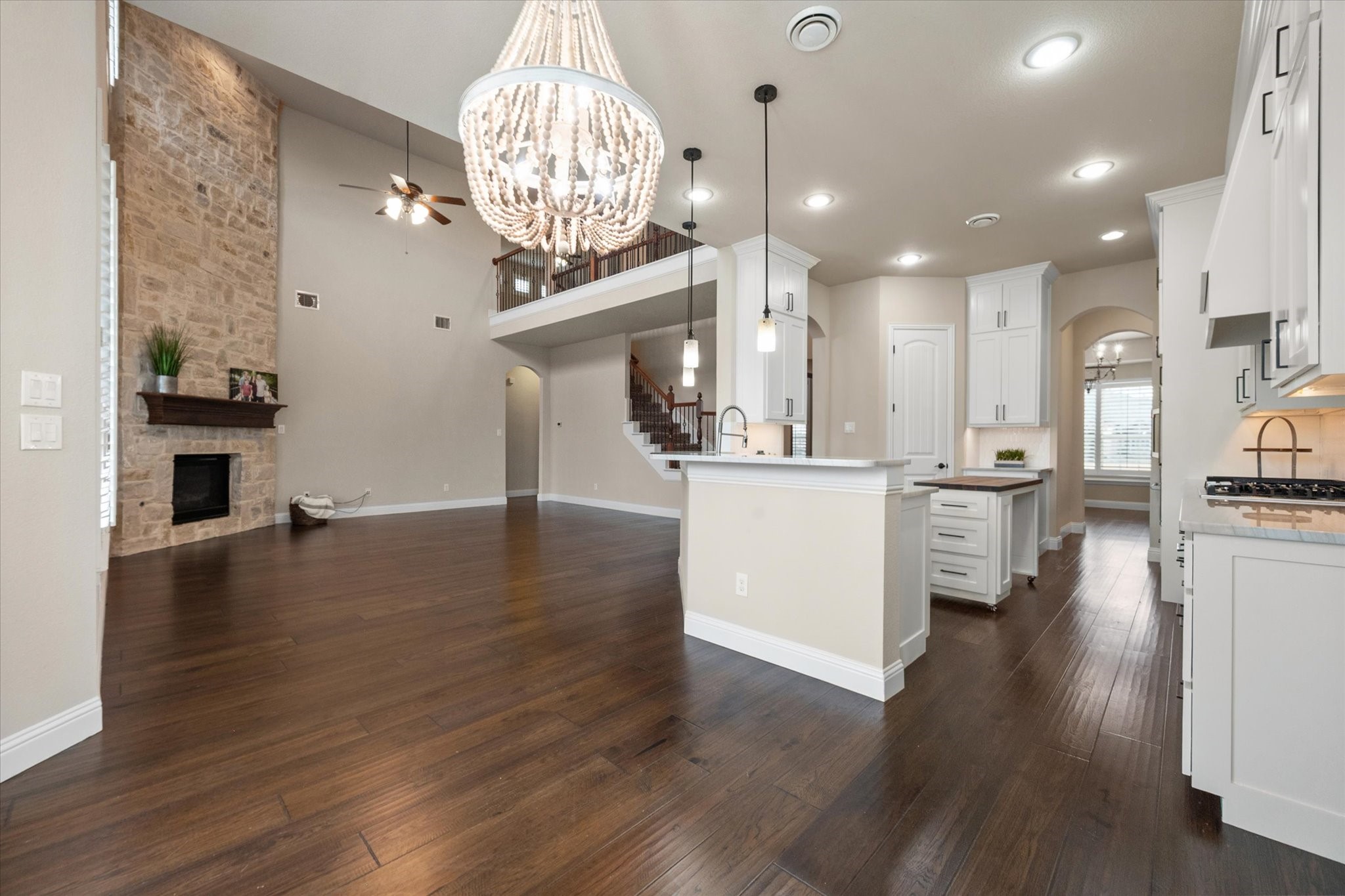 925 Sandy Hill Burleson TX 76028