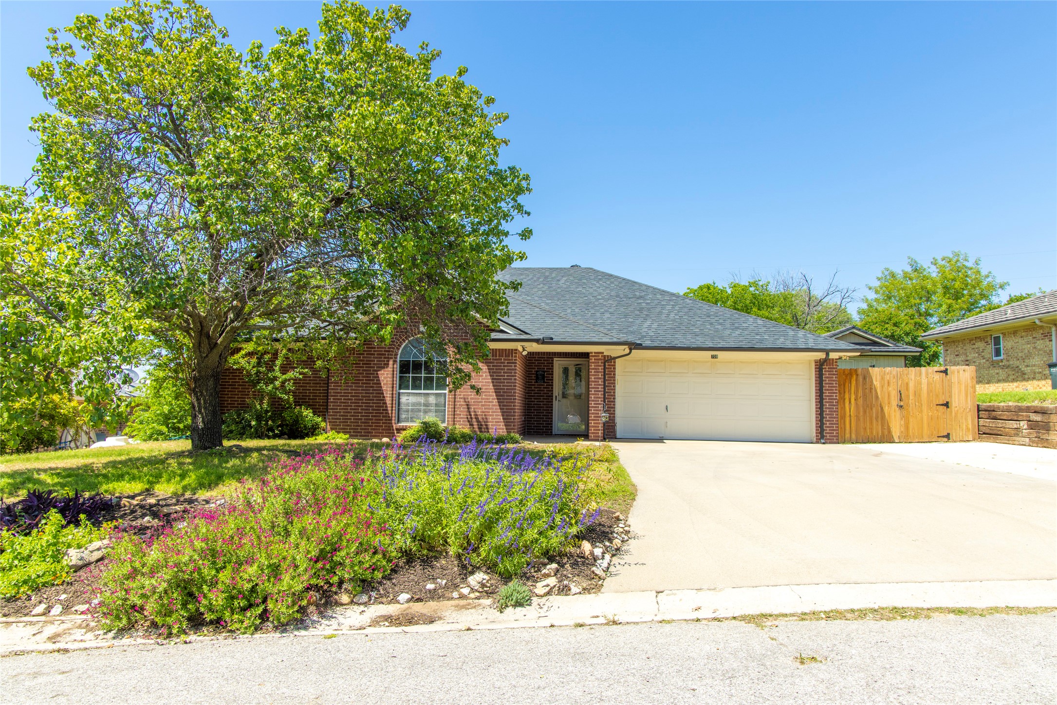 708 Parkridge Drive Decatur TX 76234