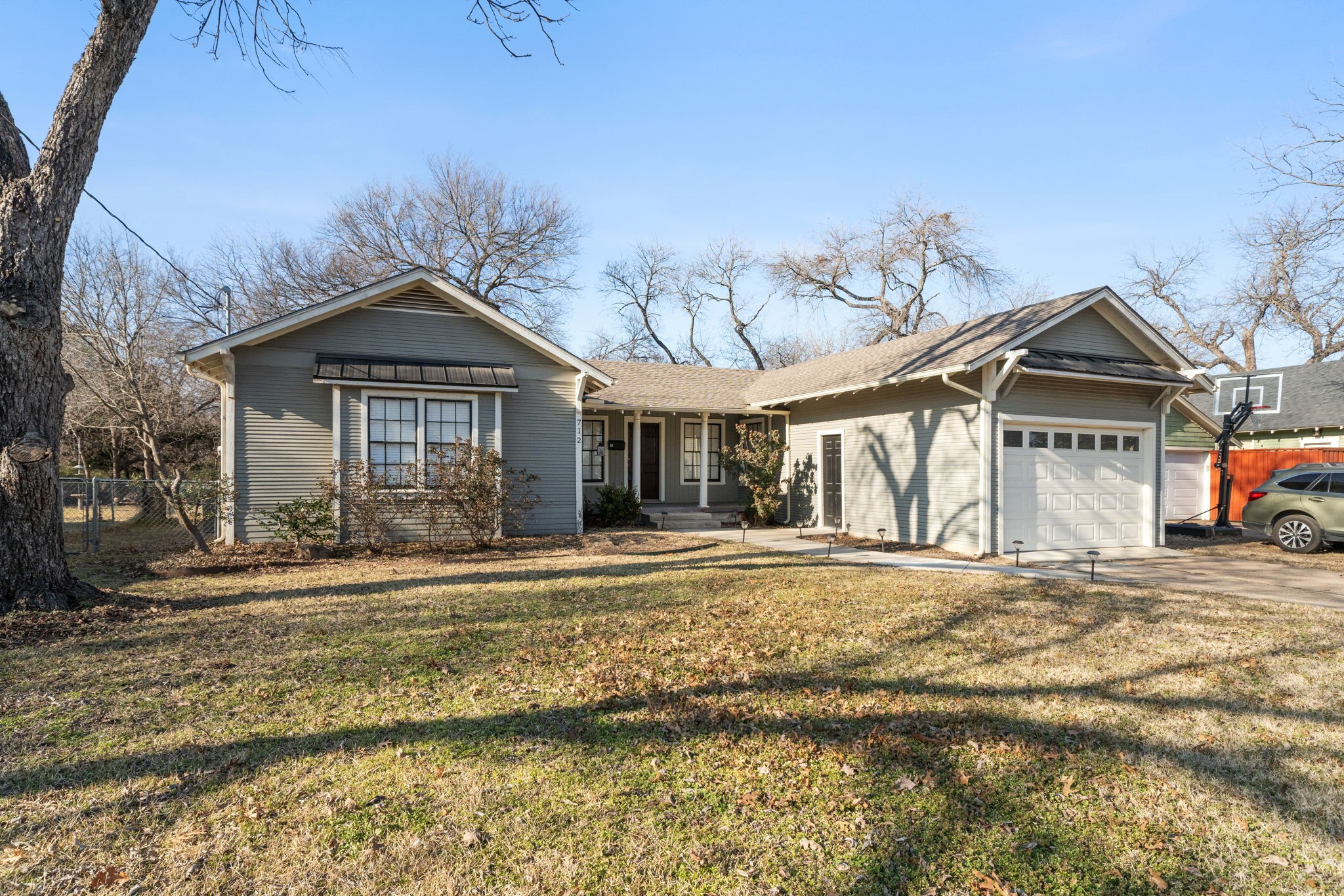 712 W Knox Street Ennis TX 75119