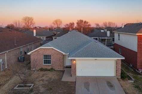 10813 Briaroaks Drive Fort Worth TX 76140