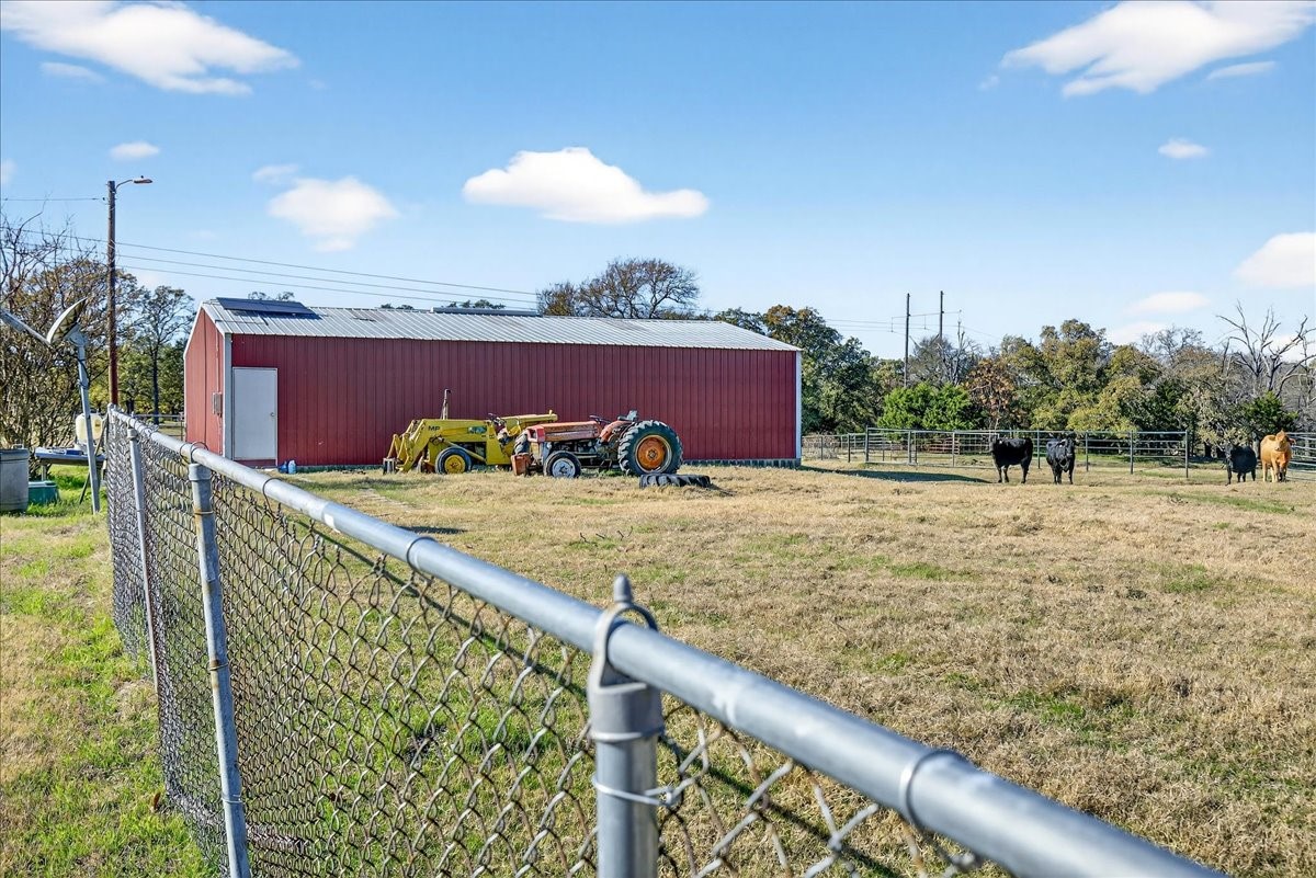 300 County Road 2100 Road Seven Points TX 75143