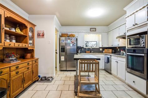 241 County Road 3689 Paradise TX 76073