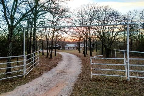 241 County Road 3689 Paradise TX 76073