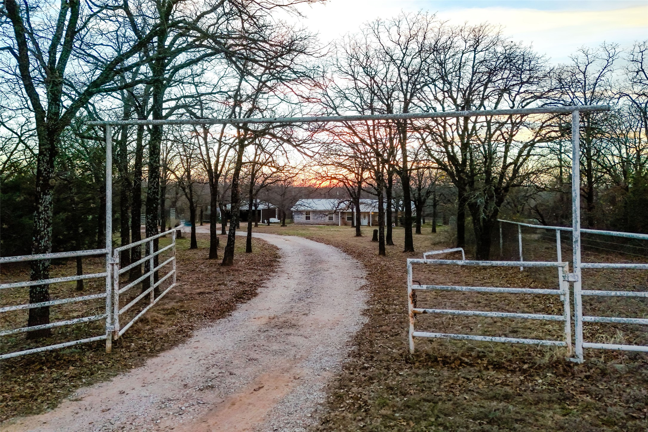 241 County Road 3689 Paradise TX 76073