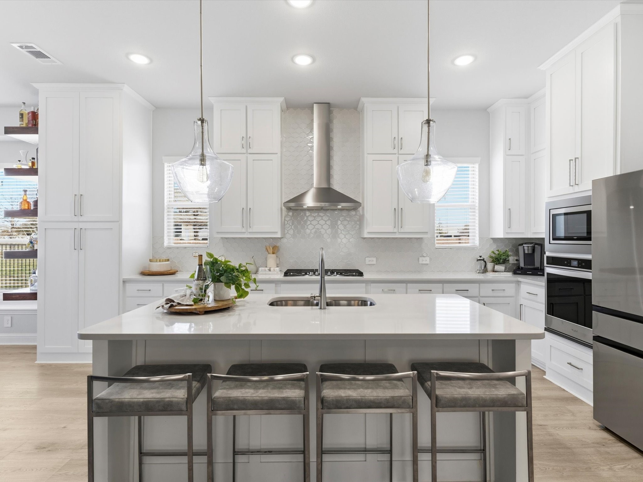 1925 Cathedral Drive Farmers Branch TX 75234