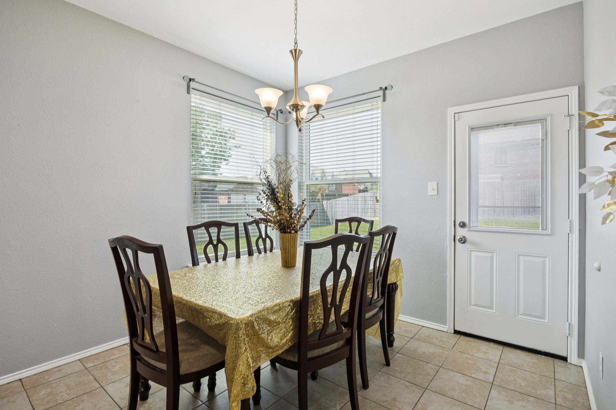 633 Daisy Drive Desoto TX 75115