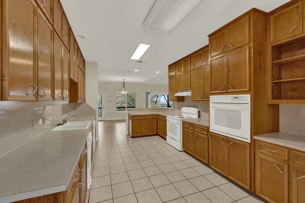1221 Sundown Trail Fischer TX 78623