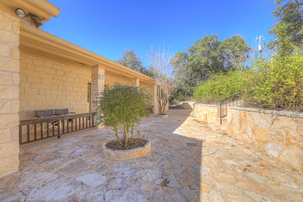1221 Sundown Trail Fischer TX 78623