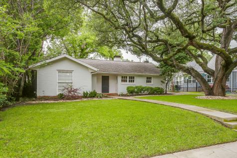 2013 Huntington Lane Fort Worth TX 76110