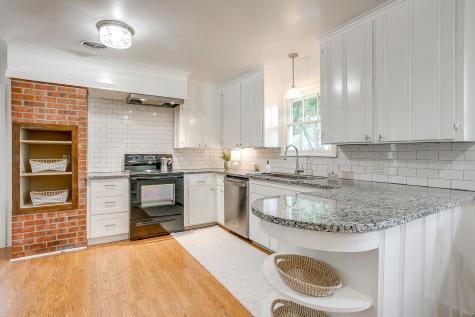 2013 Huntington Lane Fort Worth TX 76110