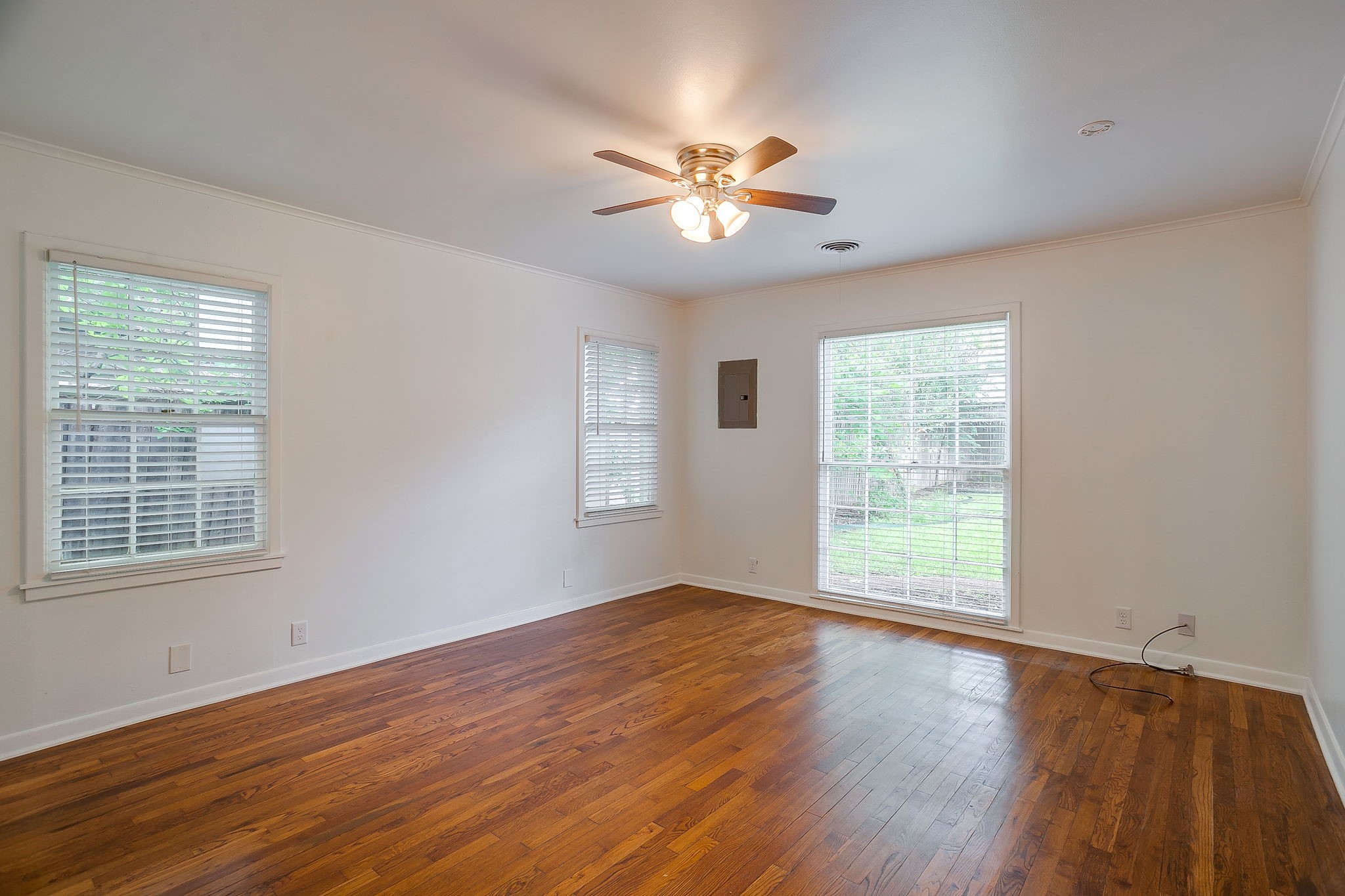2013 Huntington Lane Fort Worth TX 76110