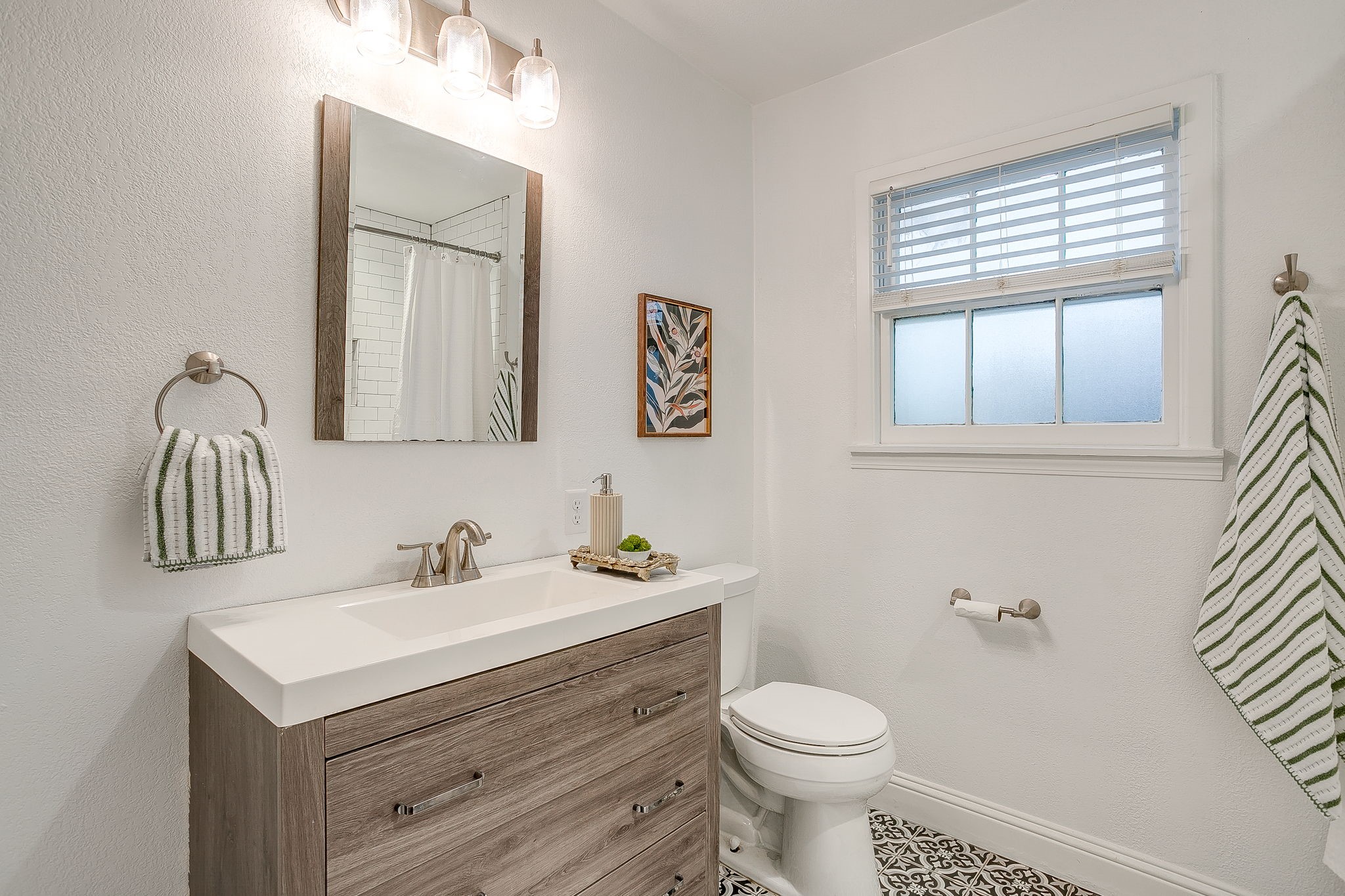 2013 Huntington Lane Fort Worth TX 76110