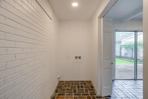 2013 Huntington Lane Fort Worth TX 76110