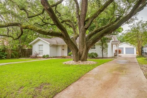 2013 Huntington Lane Fort Worth TX 76110