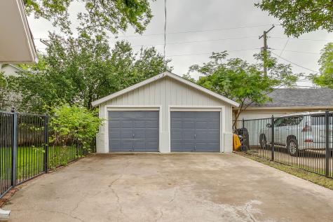 2013 Huntington Lane Fort Worth TX 76110