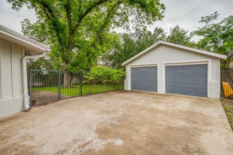 2013 Huntington Lane Fort Worth TX 76110
