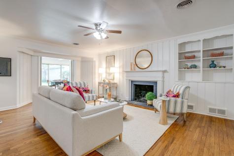 2013 Huntington Lane Fort Worth TX 76110