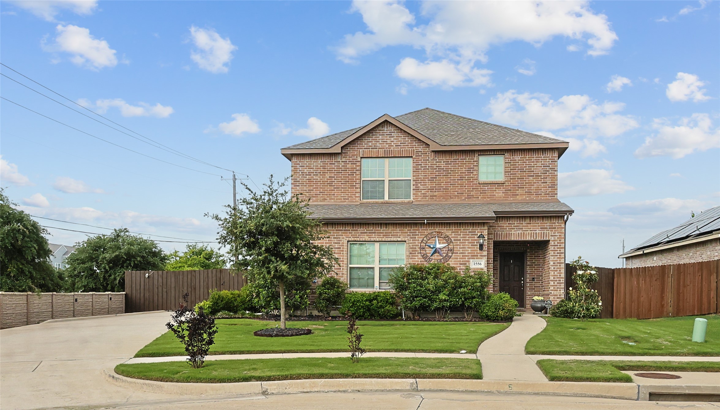 1556 Woodlake Drive Waxahachie TX 75165