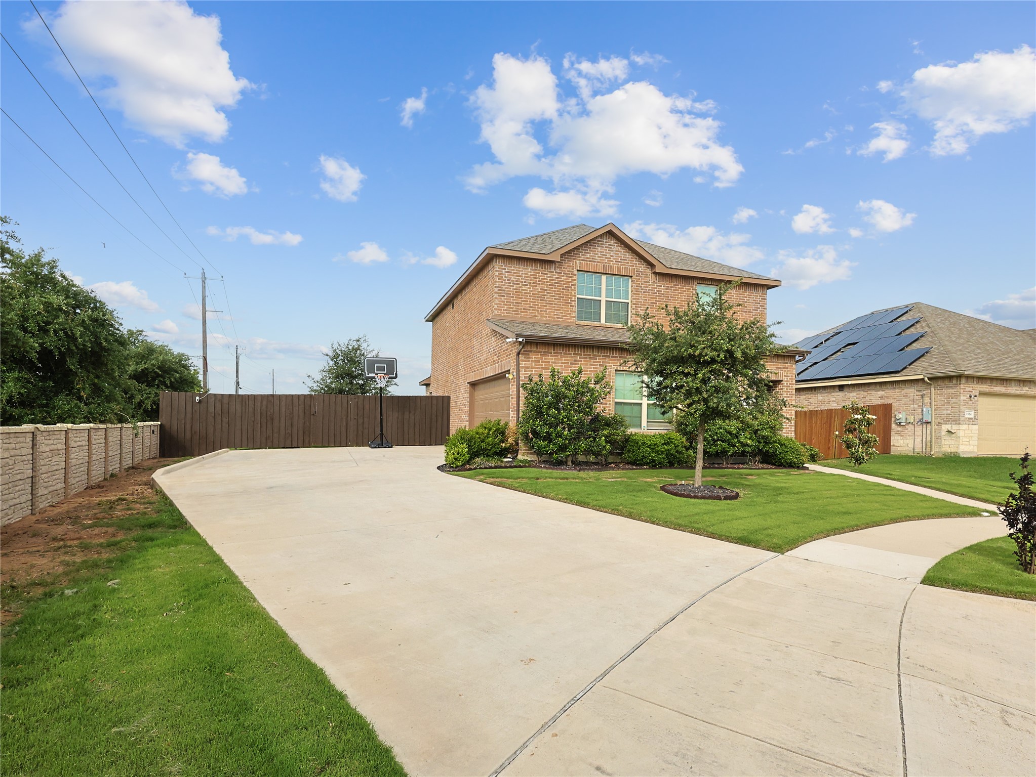 1556 Woodlake Drive Waxahachie TX 75165