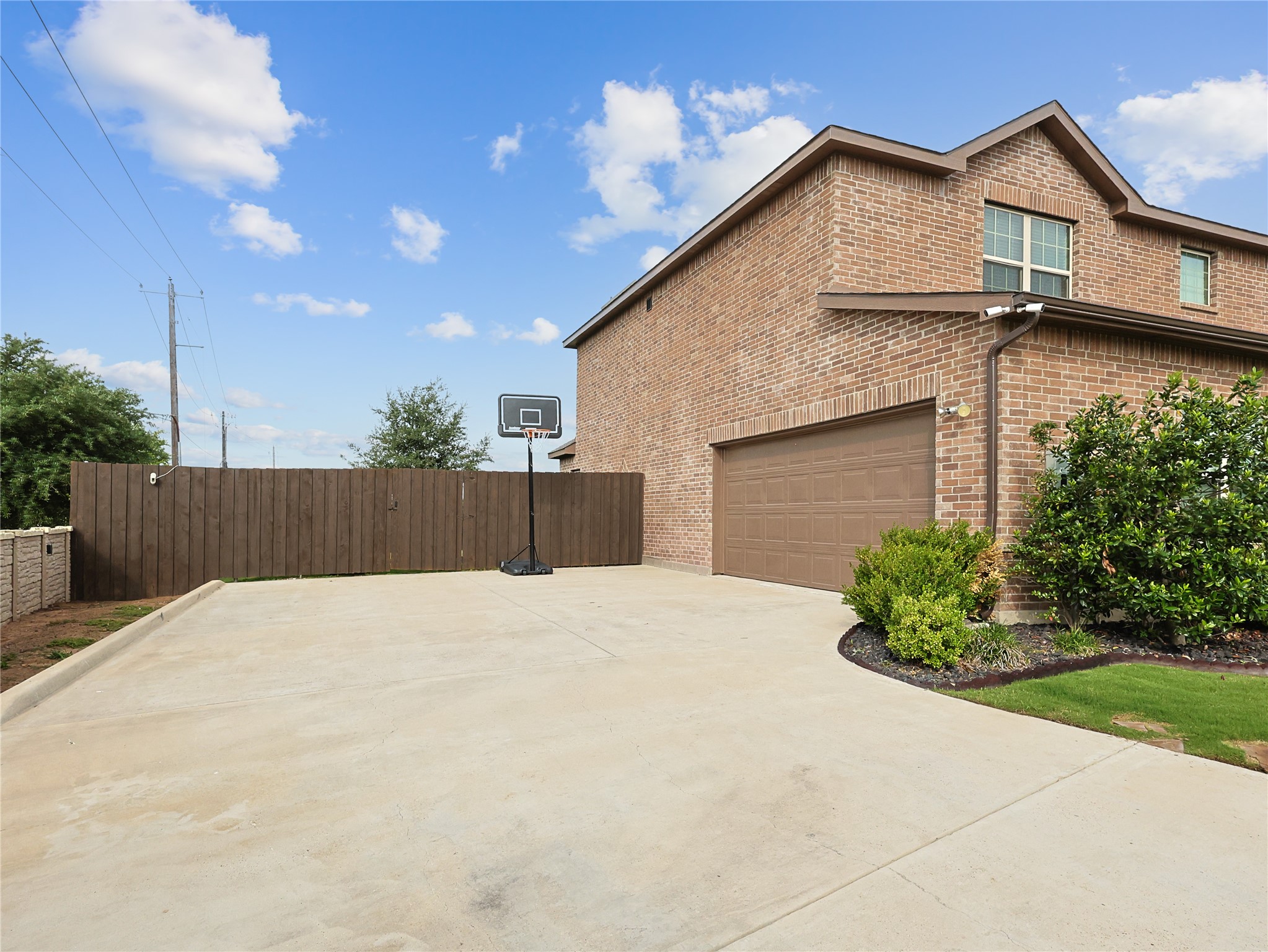 1556 Woodlake Drive Waxahachie TX 75165