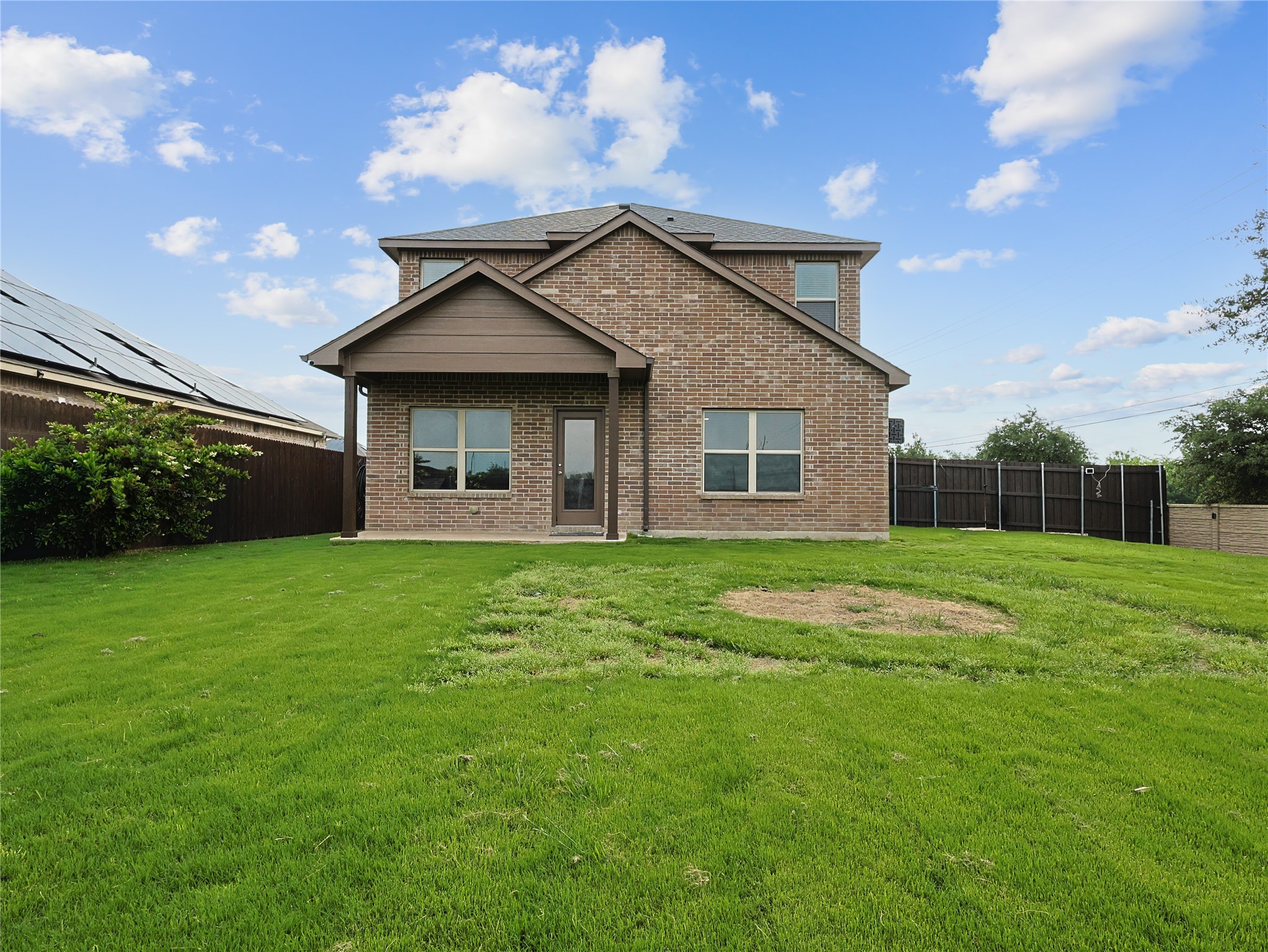1556 Woodlake Drive Waxahachie TX 75165