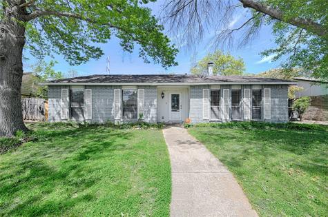 1806 Independence Court Grand Prairie TX 75052