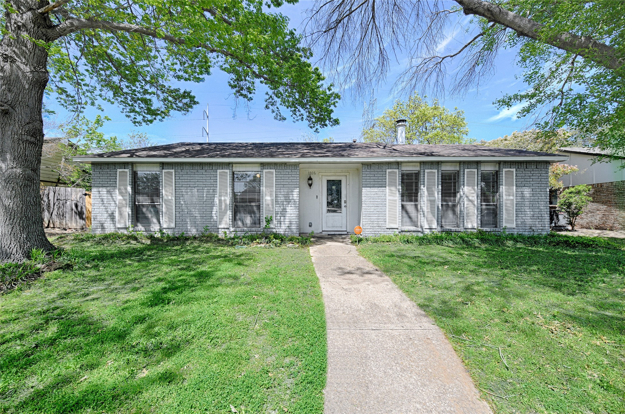 1806 Independence Court Grand Prairie TX 75052
