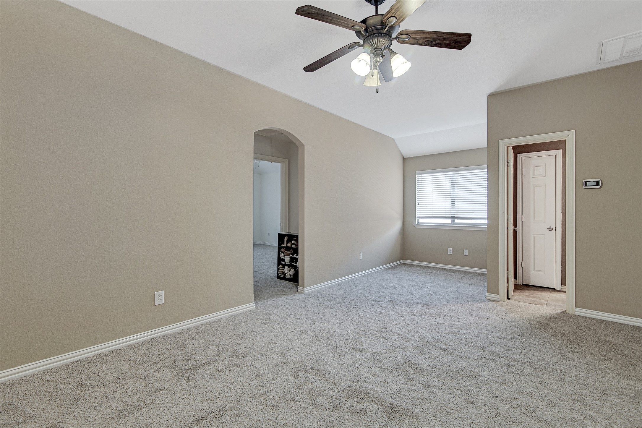 328 Tioga Street Burleson TX 76028