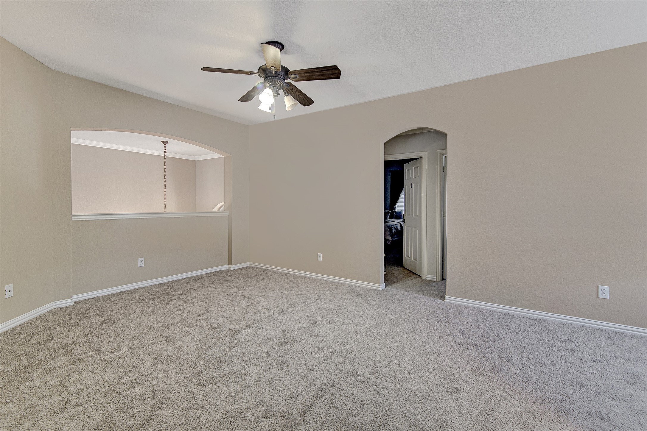 328 Tioga Street Burleson TX 76028