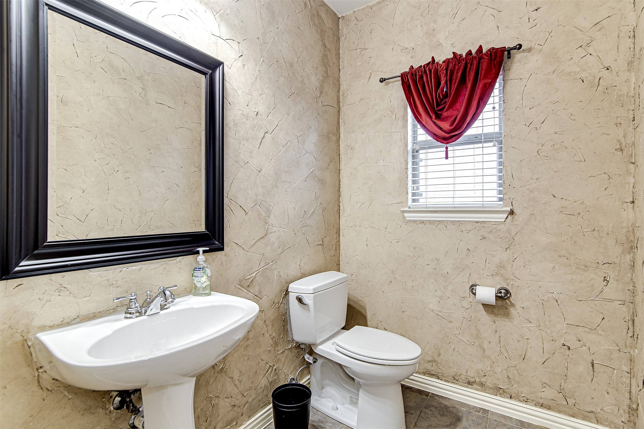 328 Tioga Street Burleson TX 76028