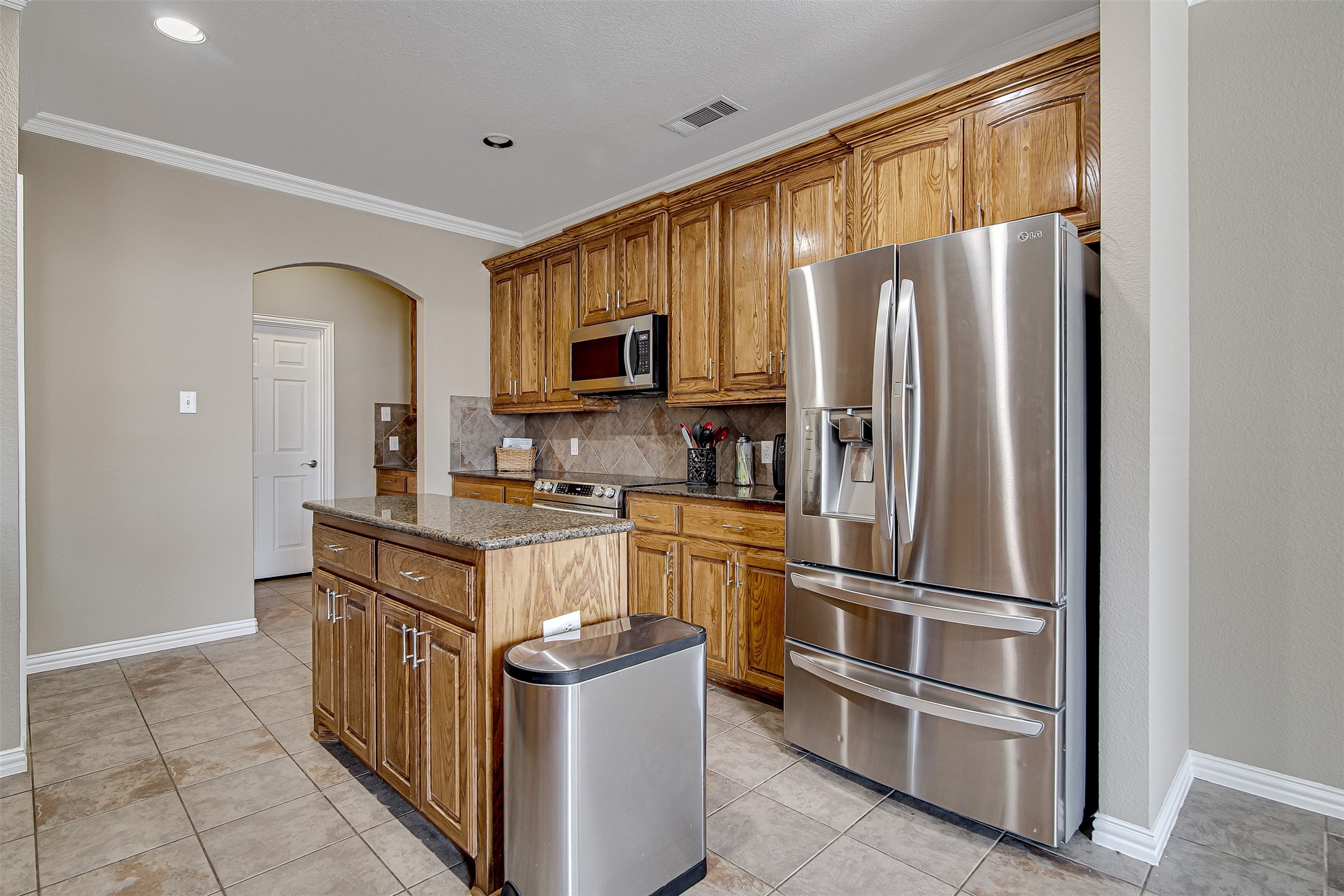 328 Tioga Street Burleson TX 76028