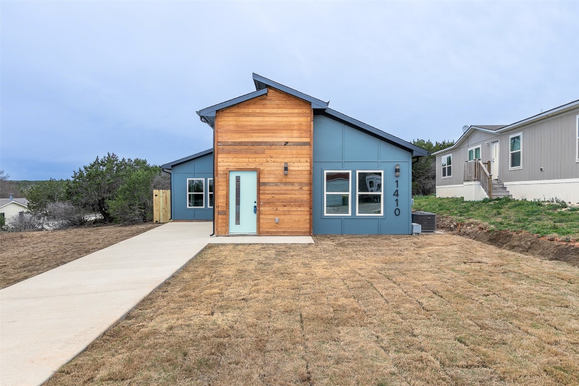 1410 Corona Drive Granbury TX 76048