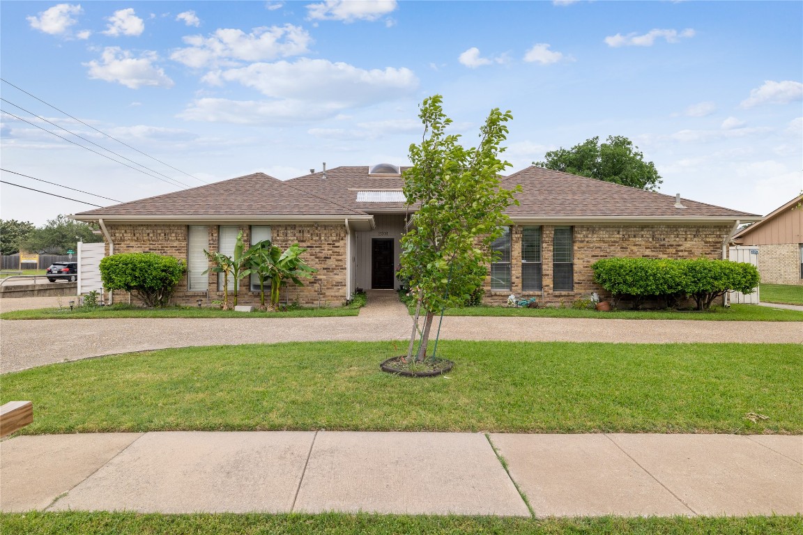 2001 Stain Glass Drive Plano TX 75075