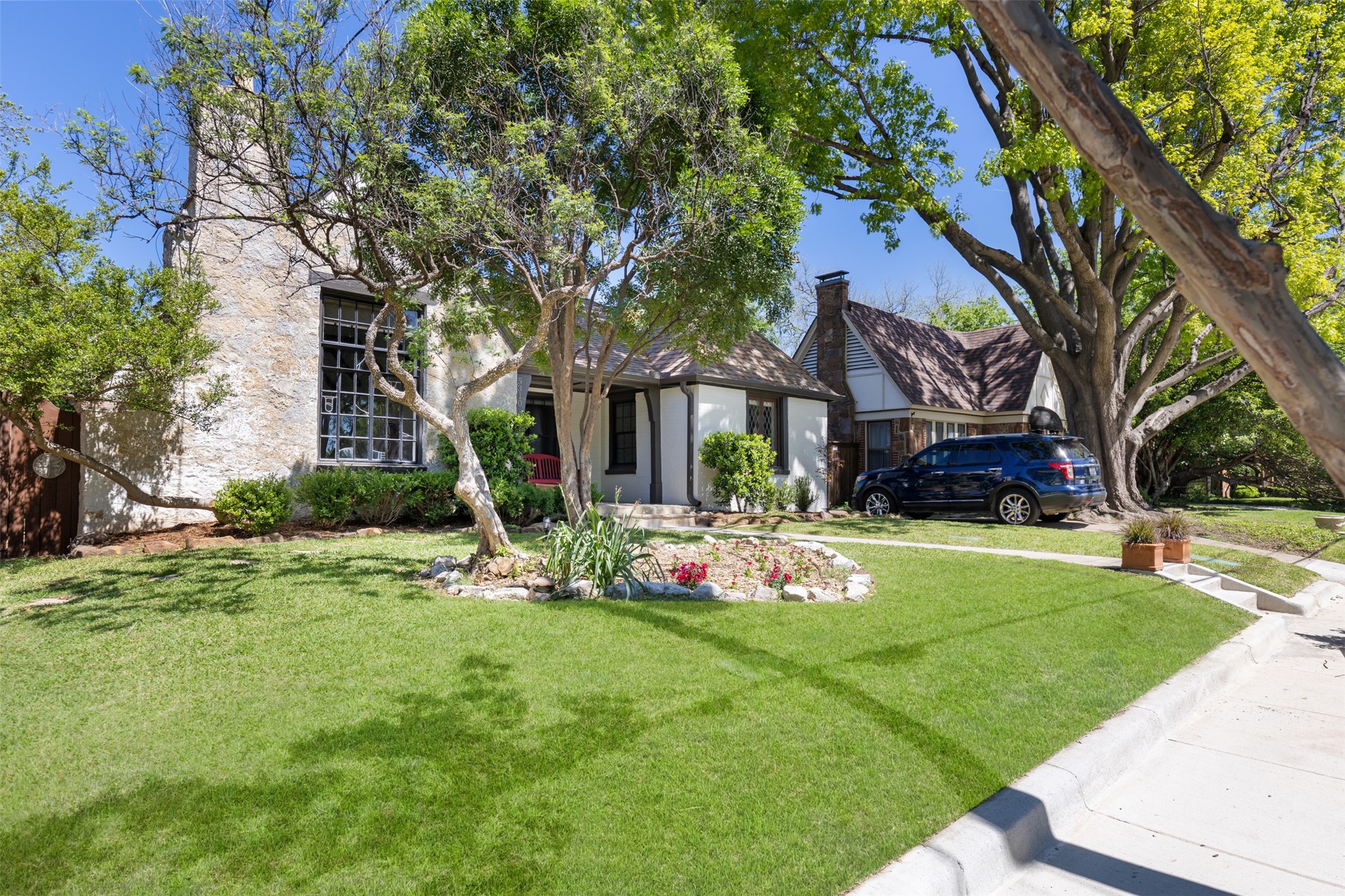 5310 Bradford Drive Dallas TX 75235