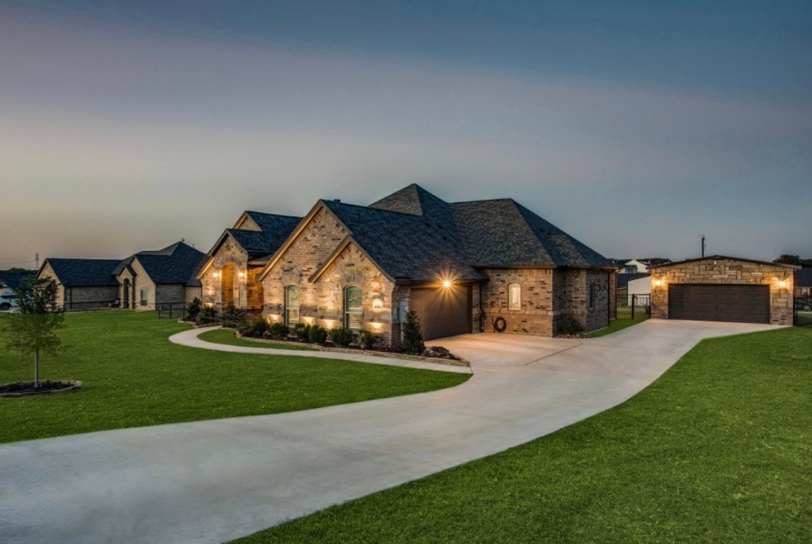 121 Bluff Ridge Court Paradise TX 76073