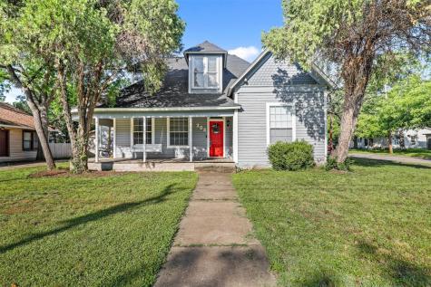 302 S Douglas Avenue Cleburne TX 76033