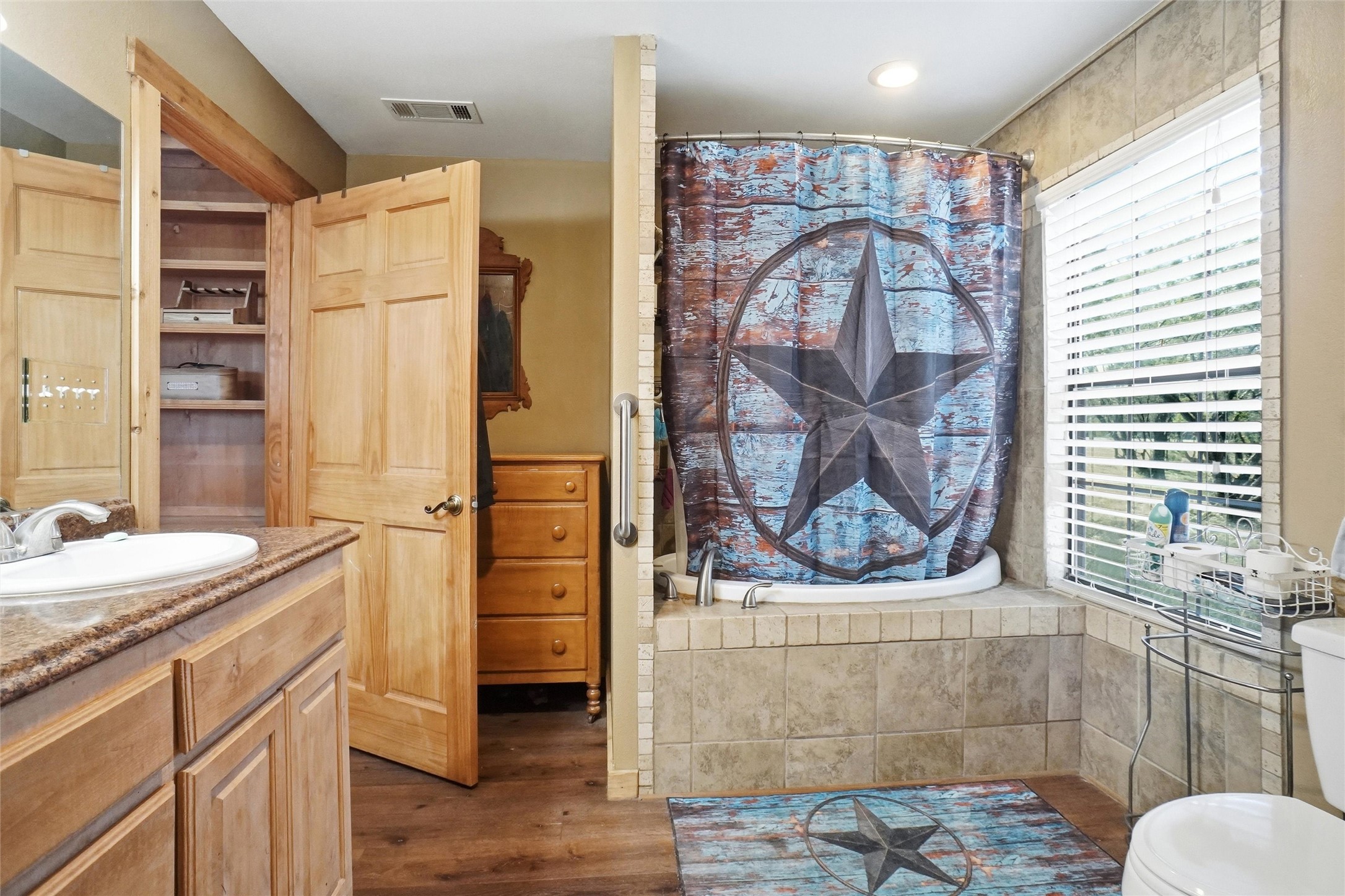 4045 Jimmy Houston Way Bluff Dale TX 76433