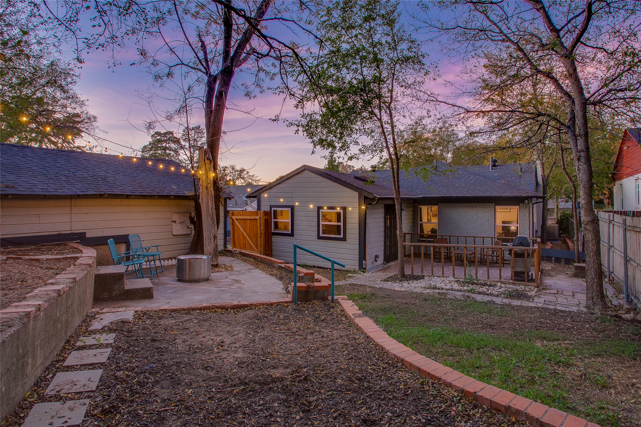 326 Vermont Avenue Dallas TX 75216
