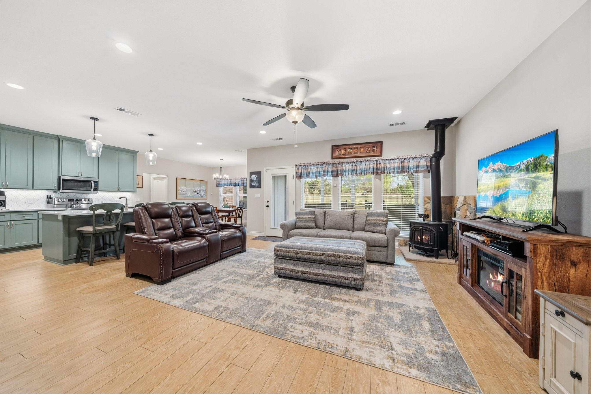 19126 White Bluff Drive Whitney TX 76692