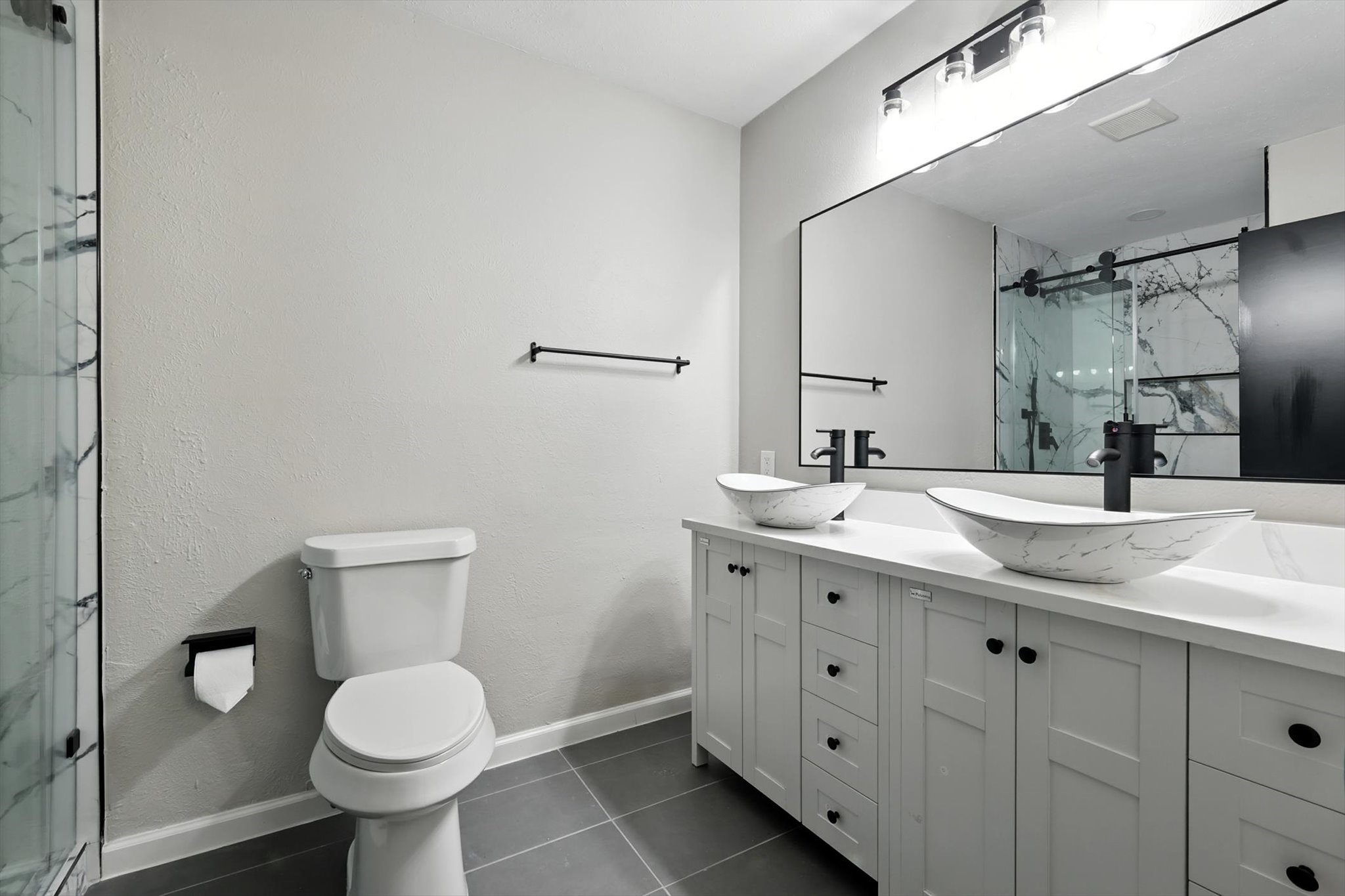 2801 Ashglen Drive Garland TX 75043