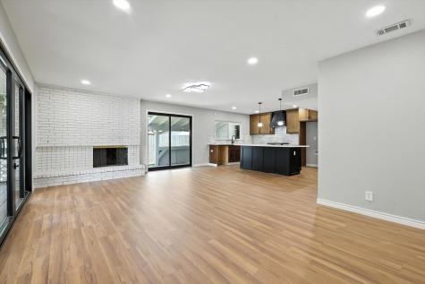 2801 Ashglen Drive Garland TX 75043