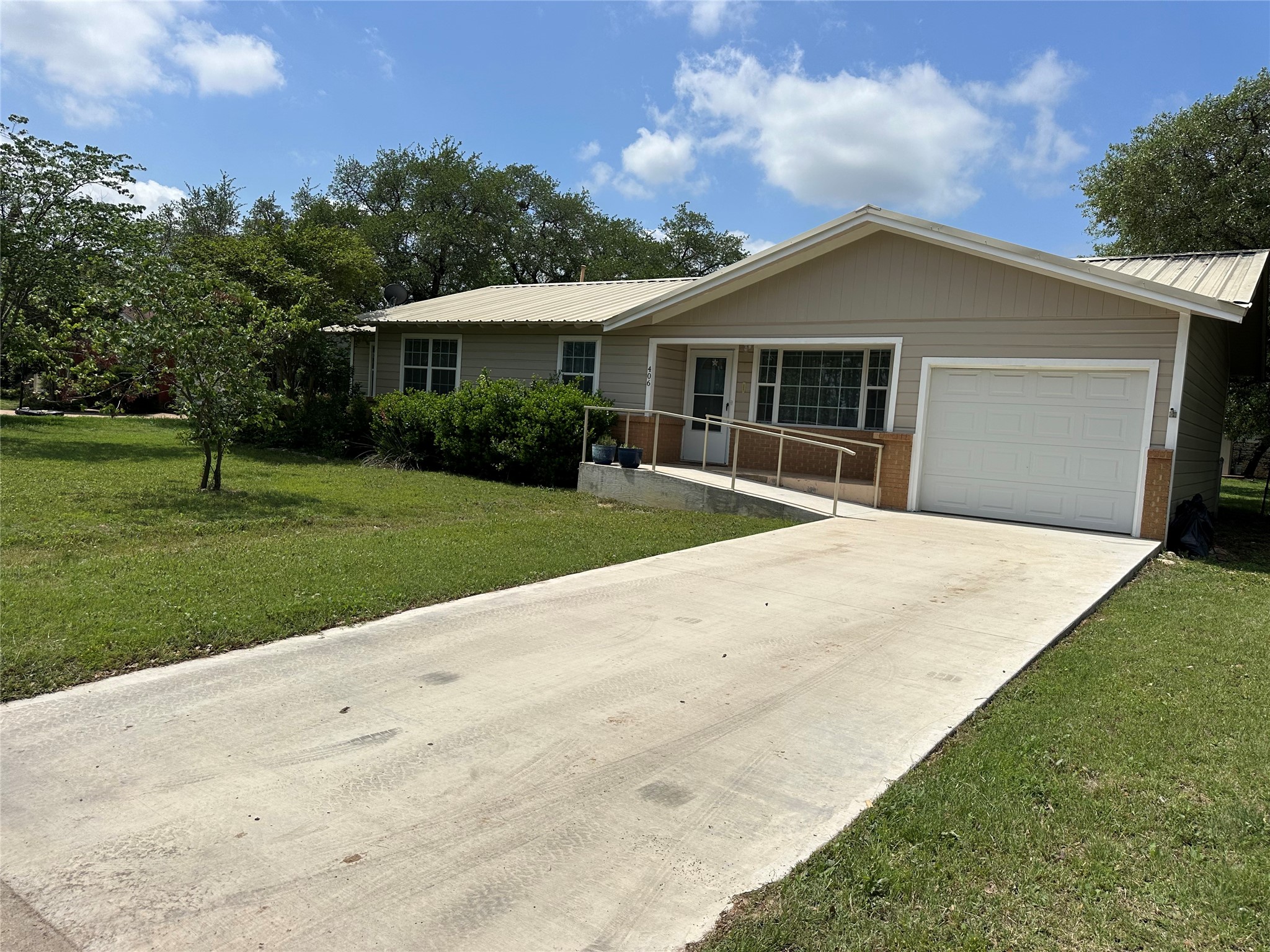 406 S Williams Street Hamilton TX 76531