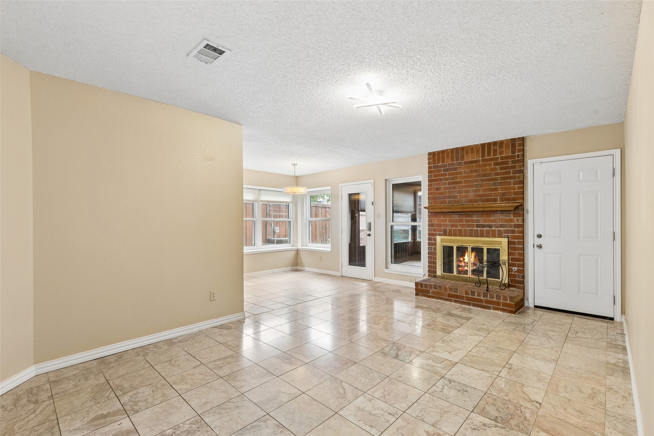 1109 Holly Drive Carrollton TX 75010