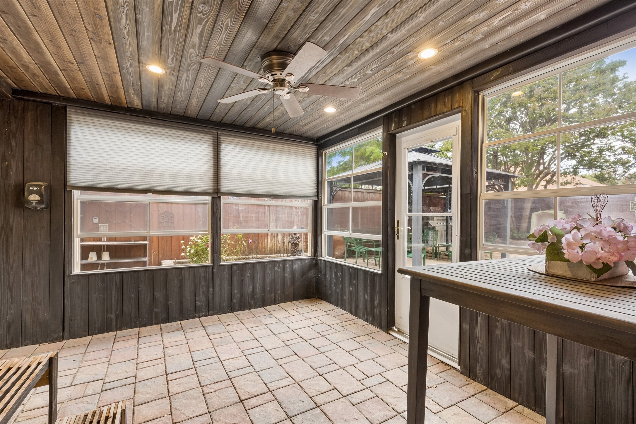 1109 Holly Drive Carrollton TX 75010
