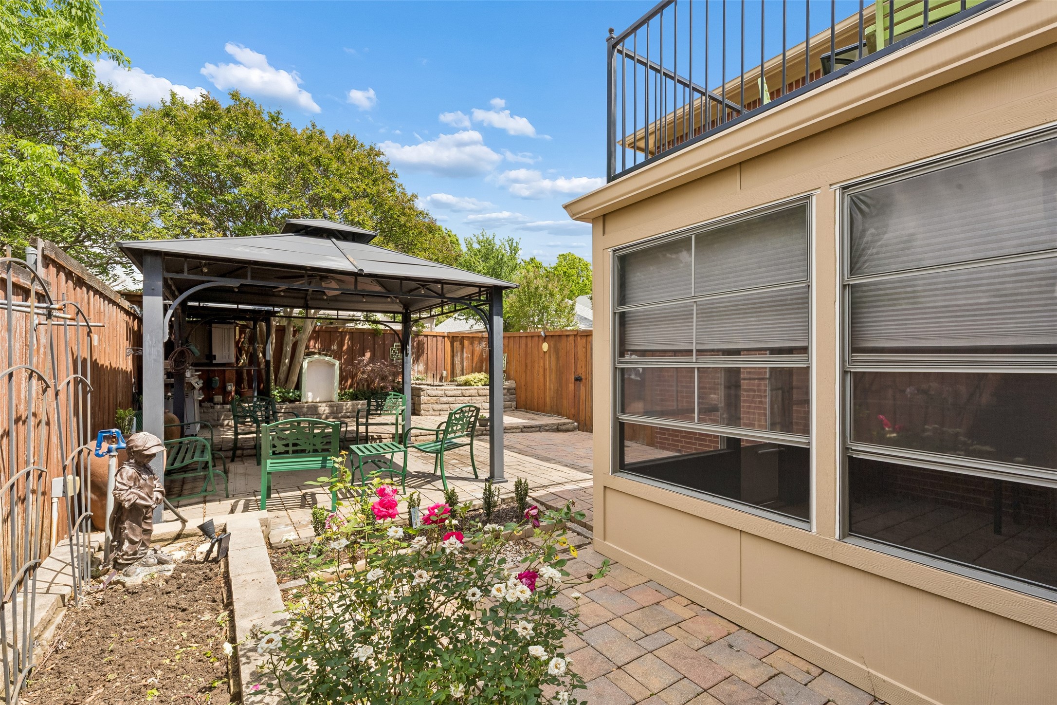 1109 Holly Drive Carrollton TX 75010