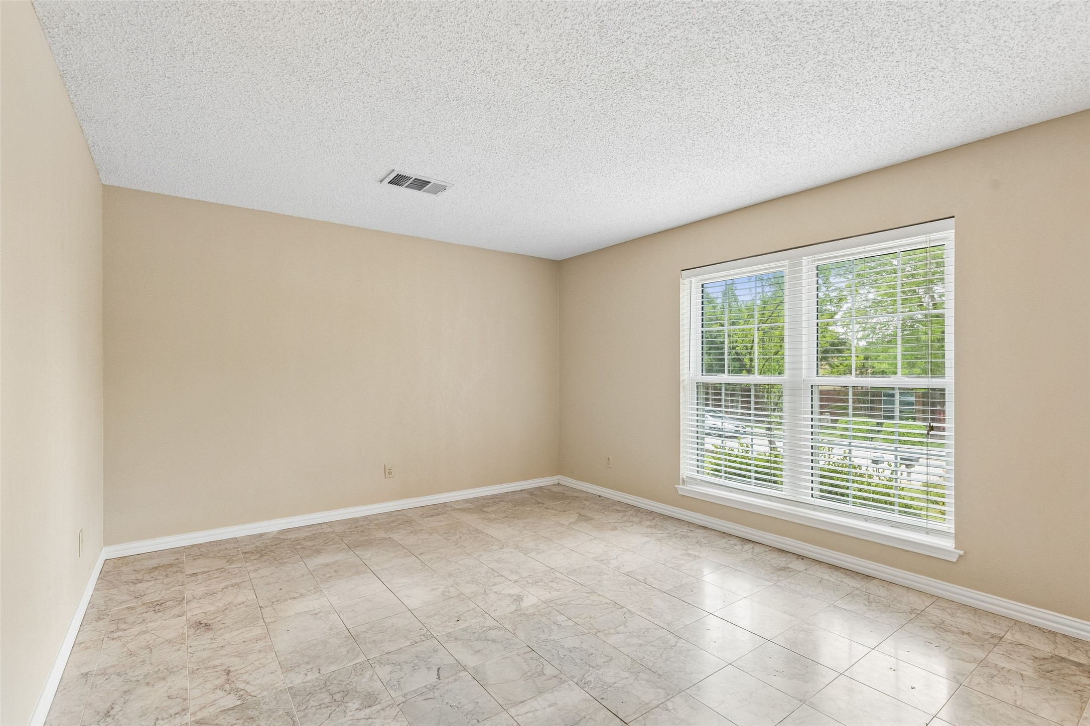 1109 Holly Drive Carrollton TX 75010