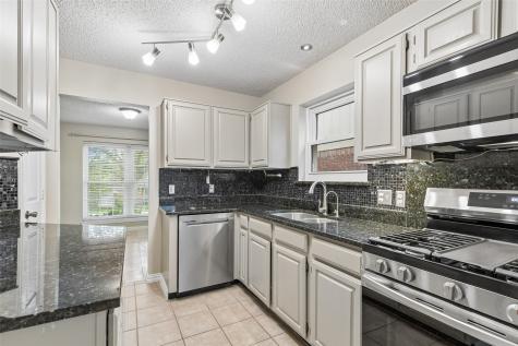 1109 Holly Drive Carrollton TX 75010