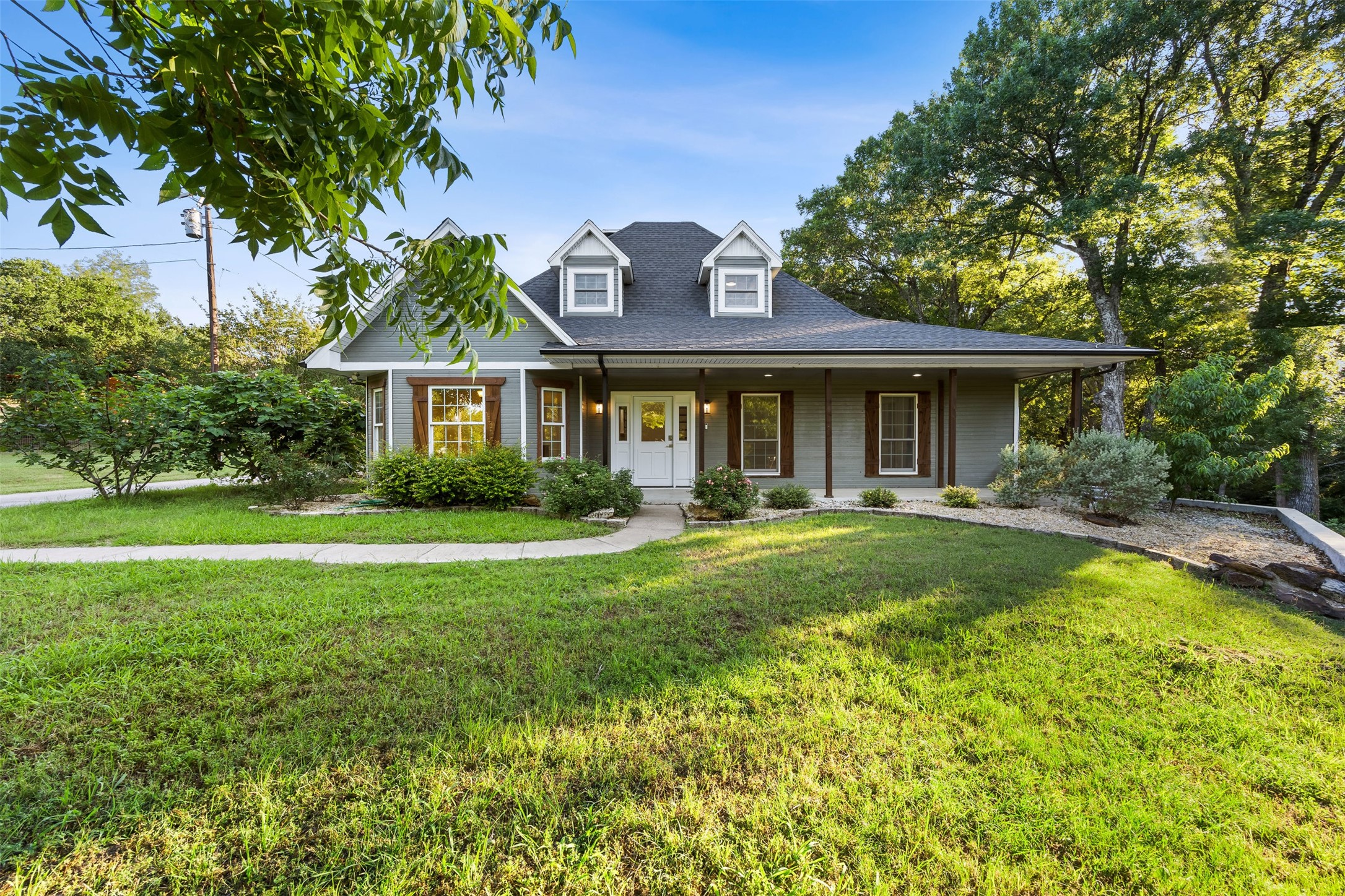 1044 E Woodridge Road Waxahachie TX 75165