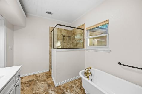 1044 E Woodridge Road Waxahachie TX 75165